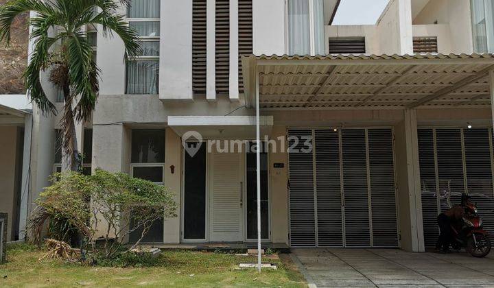 Rumah 2 Lantai Furnish di Pakuwon City Cluster East Coast Surabaya Murah 1
