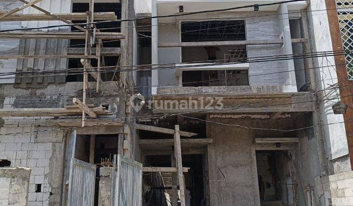 Rumah 2 Lantai Baru di Tenggilis Tengah, Surabaya Sam.a824 1