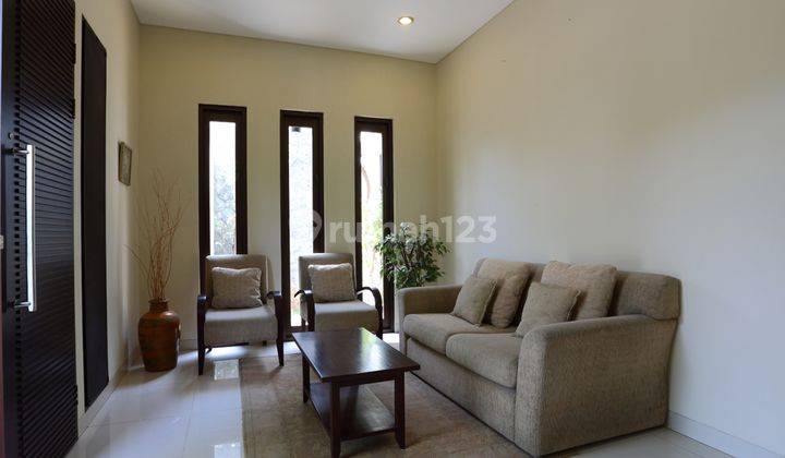 Rumah 2 Lantai Bagus Semi Furnished SHM di Taman Piccadilly 
jl. Palem Ratu No 18
lippo Cikarang, Cikarang 2