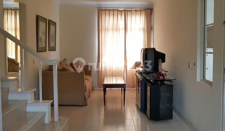 Dijual Murah Town House Taman Elok Lippo Village, Tangerang