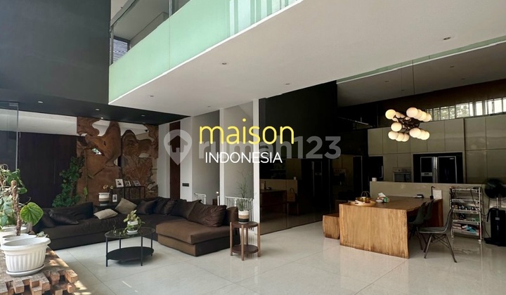 Kebayoran Baru Rumah Siap Huni Depan Taman 373 Meter