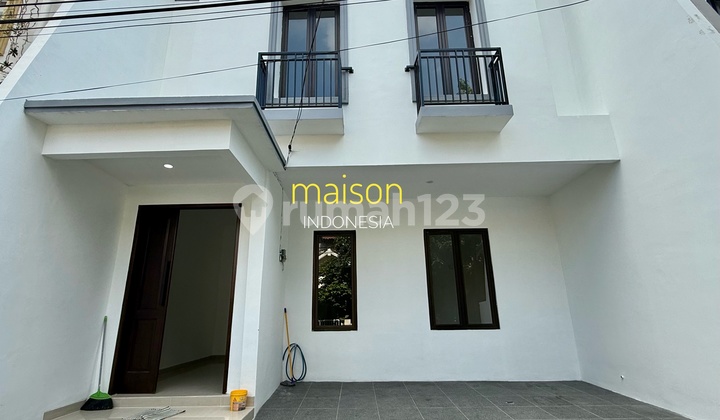 Rumah Siap Huni 100 Meter Dekat ke Supomo