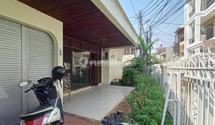 Best Price! Rumah Lama Hitung Tanah 202 Meter Di Jalan 2 Mobil 1