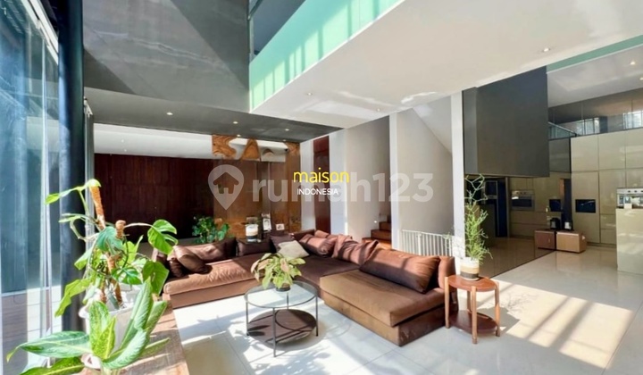 Kebayoran Baru Rumah Siap Huni Depan Taman 373 Meter