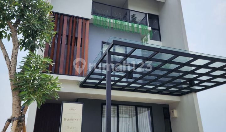 3-Storey House, VAT-Free, Location Near Toll Gate Entrance