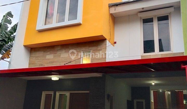 Rumah 2,5 Lantai lokasi Strategis Dekat Pintu Tol Jati Warna  1