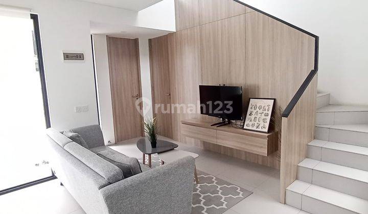 Rumah Murah Mewah 3 lantai di bintaro
