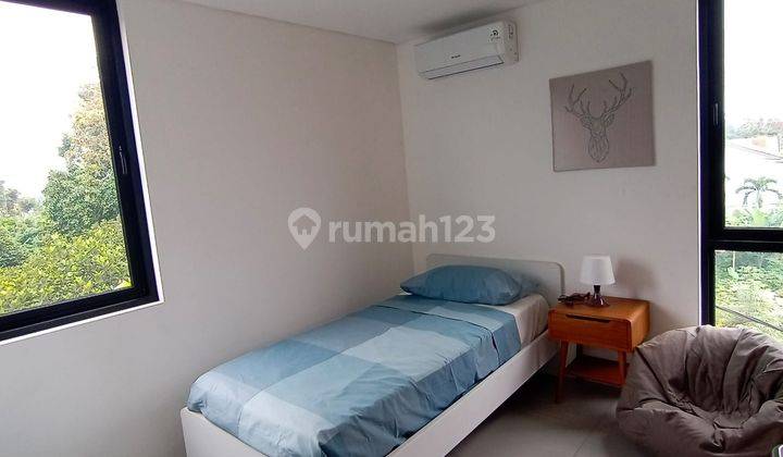 Rumah Murah Mewah 3 lantai di bintaro