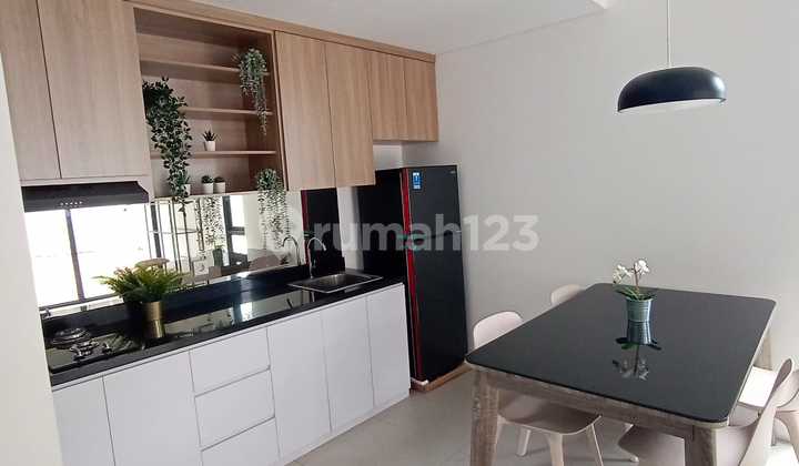 Rumah Murah Mewah 3 lantai di bintaro