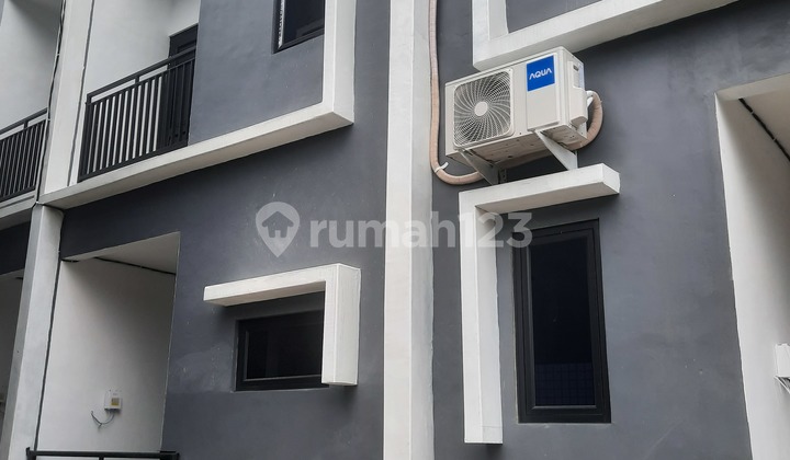 Rumah Murah 2 Lantai Akses Motor Cipedak Jaksel 1