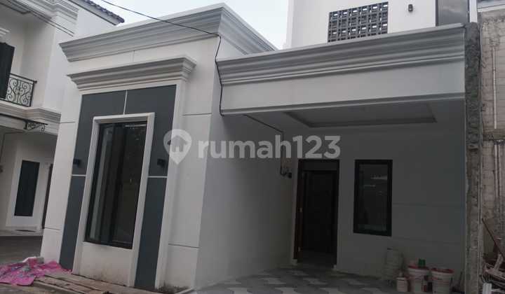 Rumah Cantik Medern Dekat Stasiun Lenteng Agung 1