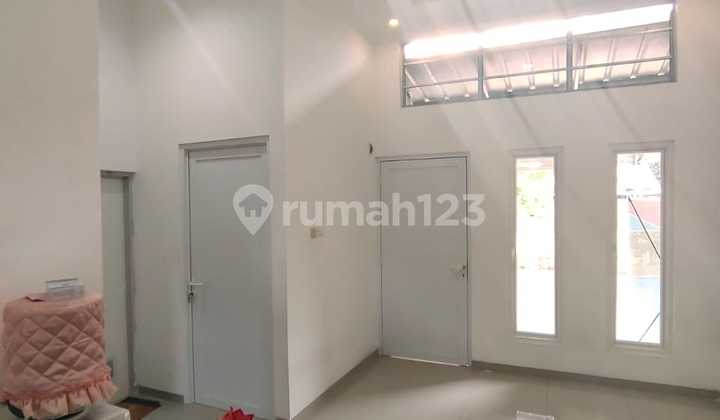 Rumah minimalis 2 lantai strategis di jatiranggon 8