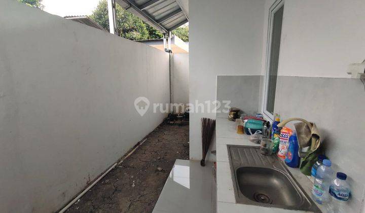 Rumah minimalis 2 lantai strategis di jatiranggon 9
