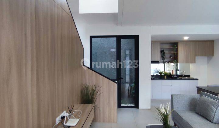 Rumah 2 lantai desain scandinavian strategis di Bintaro  9