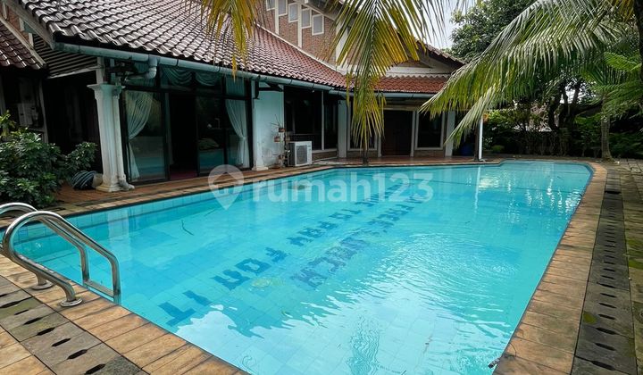eraradiant.id | House for Sale with Swimming Pool in a Tropical Ambiance, Spacious and Lush