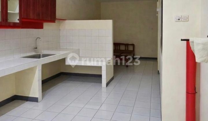 Rumah dengan Tanah Luas di Metro Permata Tangerang - Cocok untuk Investasi & Dibangun Ulang!