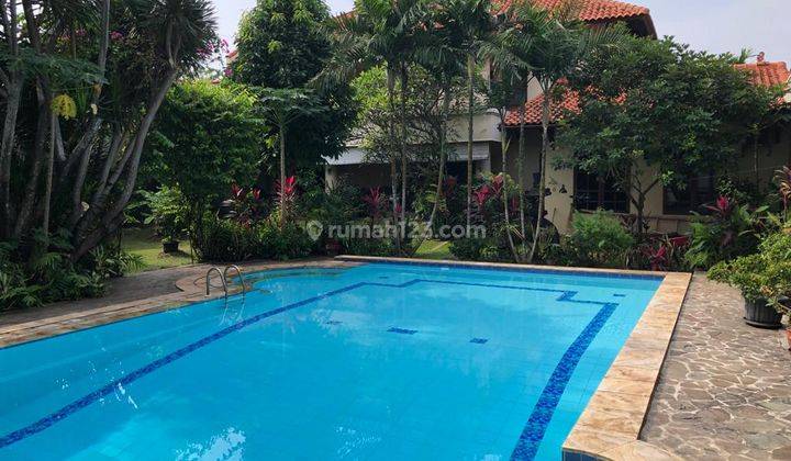 Rumah Siap Huni, Ada Kolam Renang Luas Dan Lokasi Bagus 1