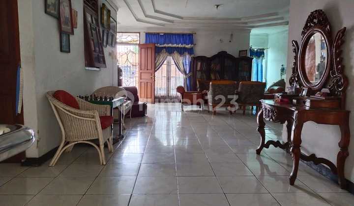 Rumah 2 Lantai di Jl. H. Muhajar, Kebon Jeruk, Jakarta Barat 2