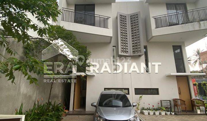 Rumah 3 Lantai Modern Minimalis, Siap Huni, V town House 2