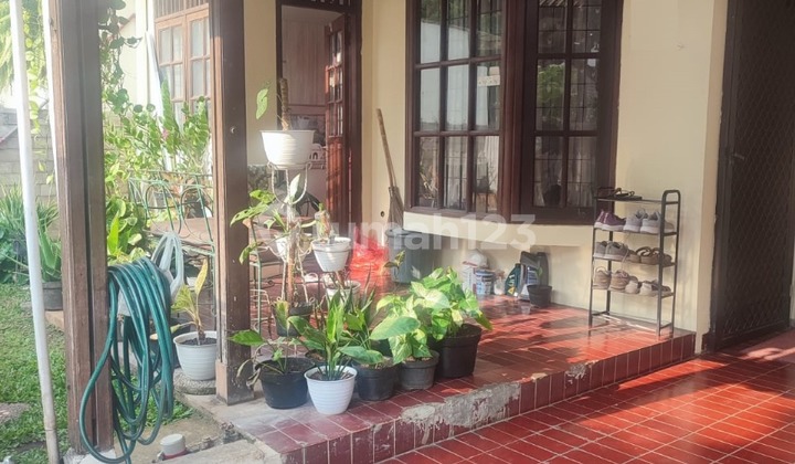 Rumah Strategis 2 Lantai di Bintaro Sektor 2, Komplek Walet Rumah Strategis 2 Lantai di Bintaro Sektor 2, Komplek Walet