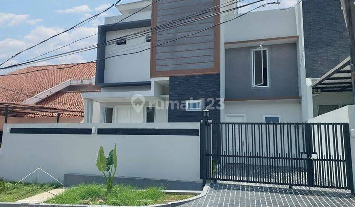 Rumah Baru Lokasi Strategis 2 Lantai Siap Huni di Cinere Estate 1