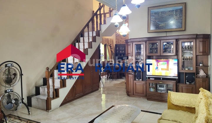 Rumah 2 Lantai lokasi Bagus di Villa Bintaro Indah, Ciputat