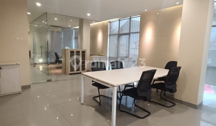 Ruko Strategis Full Furnish Siap Pakai di Harmoni Plaza, Petojo Utara (Jual/Sewa)