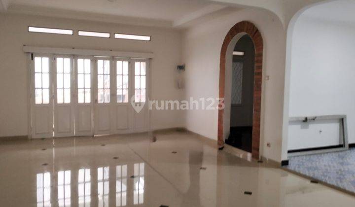 Rumah Dijual di Cimandiri Bintaro Sektor 6 Ada Kolam Renang 2