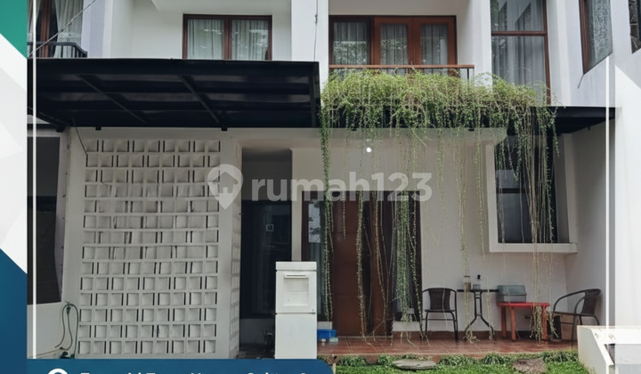 Dijual Rumah Siap Huni di Emerald Town House