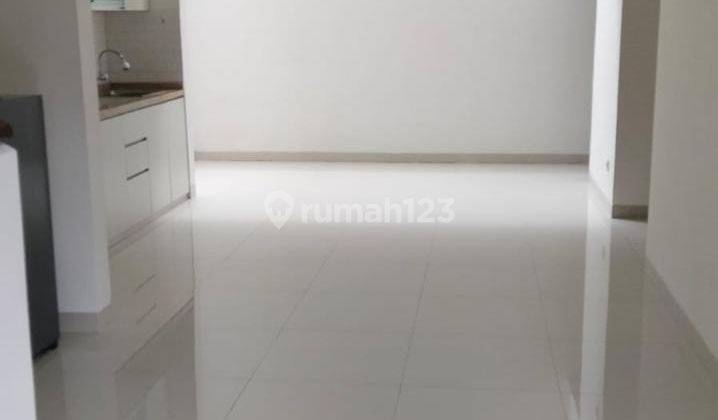 Sewa Rumah Tahunan di Emerald Town House Bintaro 2