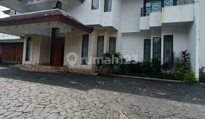 Dijual/Sewa Rumah Mewah Kolam Renang Halaman Luas di Cilandak Timur