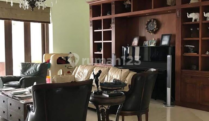 2. ******** | Dijual Rumah lama Hitung Tanah di Sekolah Duta