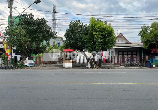Rumah Hitung Tanah Strategis Jl Utama Manahan Banjarsari Solo Rumah Hitung Tanah Strategis Jl Utama Manahan Banjarsari Solo