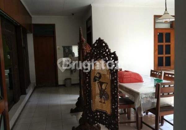 Strategic Cheap Hotel in Downtown Solo Banjarsari