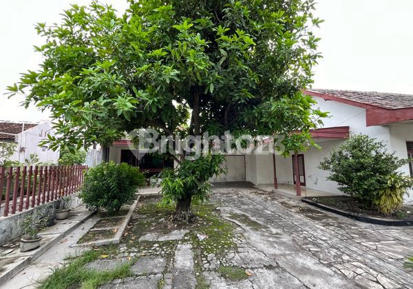 Rumah Hitung Tanah Strategis Jl Utama Manahan Banjarsari Solo 2