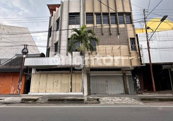 Cheap 3-Story Shop House For Rent In Coyudan, Serengan, Solo Cheap 3-Story Shop House For Rent In Coyudan, Serengan, Solo