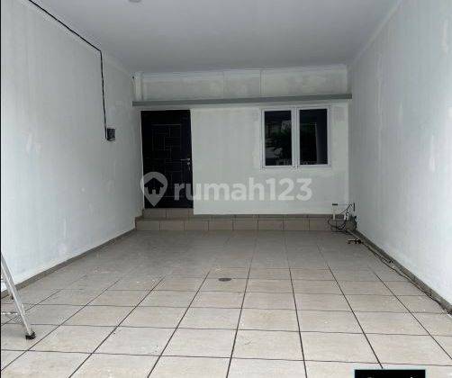 Rumah 3 Lantai SHM di Jalan Way Seputih, Jakarta Barat 2