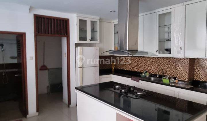 Rumah 2 Lantai Bagus SHM di Ki Mangunsarkoro, Jakarta Pusat 2