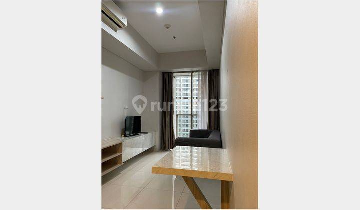 Sewa Apartemen Taman Anggrek Residences 2 BR Baru Renov View Pool 1