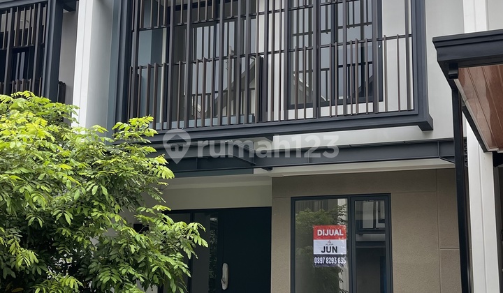 Leonora Ivory House Serpong