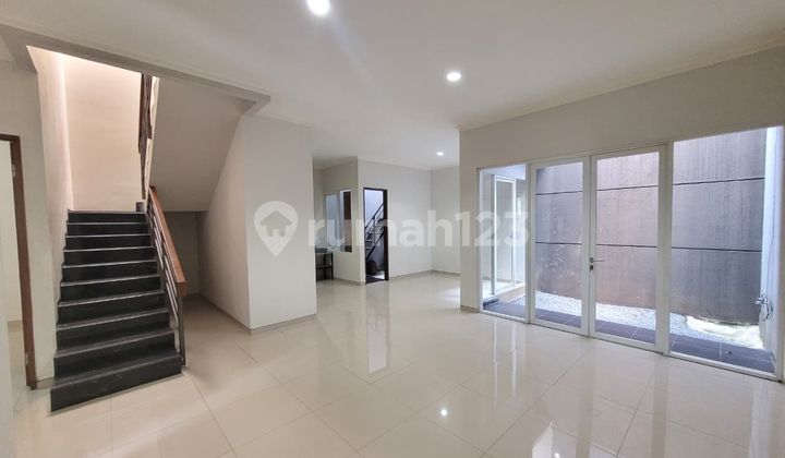 Rumah Bagus Minimalis Setra Sari, Bandung Rumah Bagus Minimalis Setra Sari, Bandung