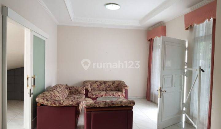 Rumah 2 Lantai Bagus Semi Furnished di Setra Sari, Bandung 2