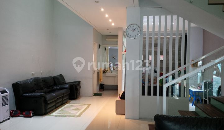 Rumah Bagus Semi Furnished Batununggal, Bandung Rumah Bagus Semi Furnished Batununggal, Bandung