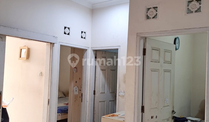 Rumah Bagus Singgasana Pradana, Bandung 2