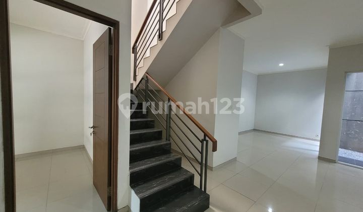 Rumah Bagus Minimalis Setra Sari, Bandung 2