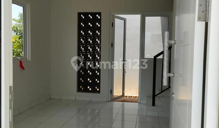 Rumah Hoek di Cluster Dayana Summarecon Bandung, SHM Dekat Tol 2