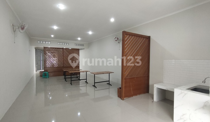 Ruang-usaha 1 Lantai Di Mainroad Kopo Dekat Exit Tol Kopo Ruang-usaha 1 Lantai Di Mainroad Kopo Dekat Exit Tol Kopo