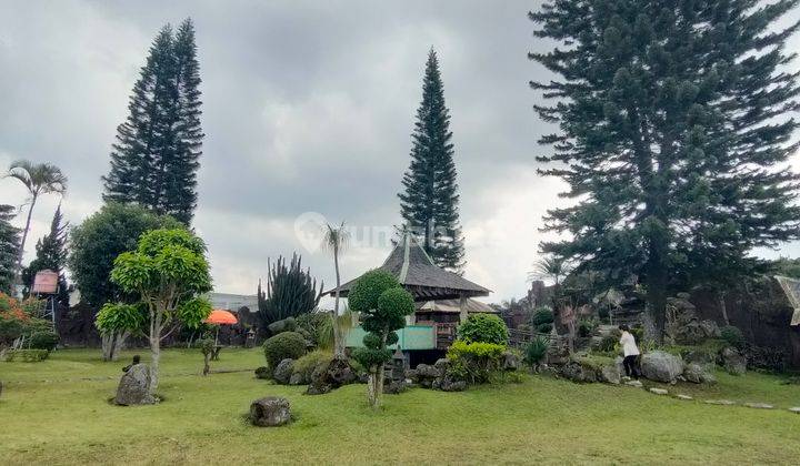 Villa Lux di Lembang Kota SHM 1