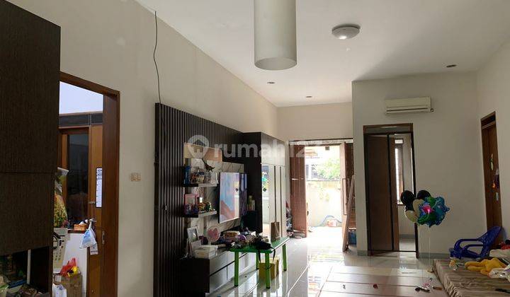 Rumah Lux di Taman Holis Indah 2, 2 Lantai SHM Bagus Timur 1