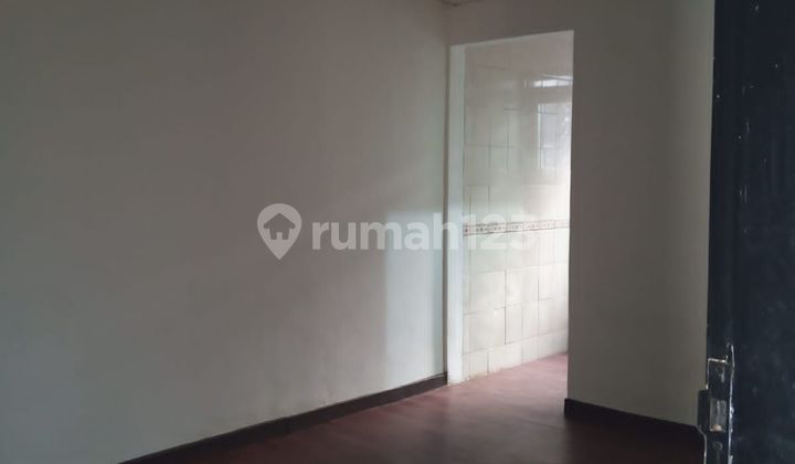 kamar tidur rumah bagus di komplek pesona